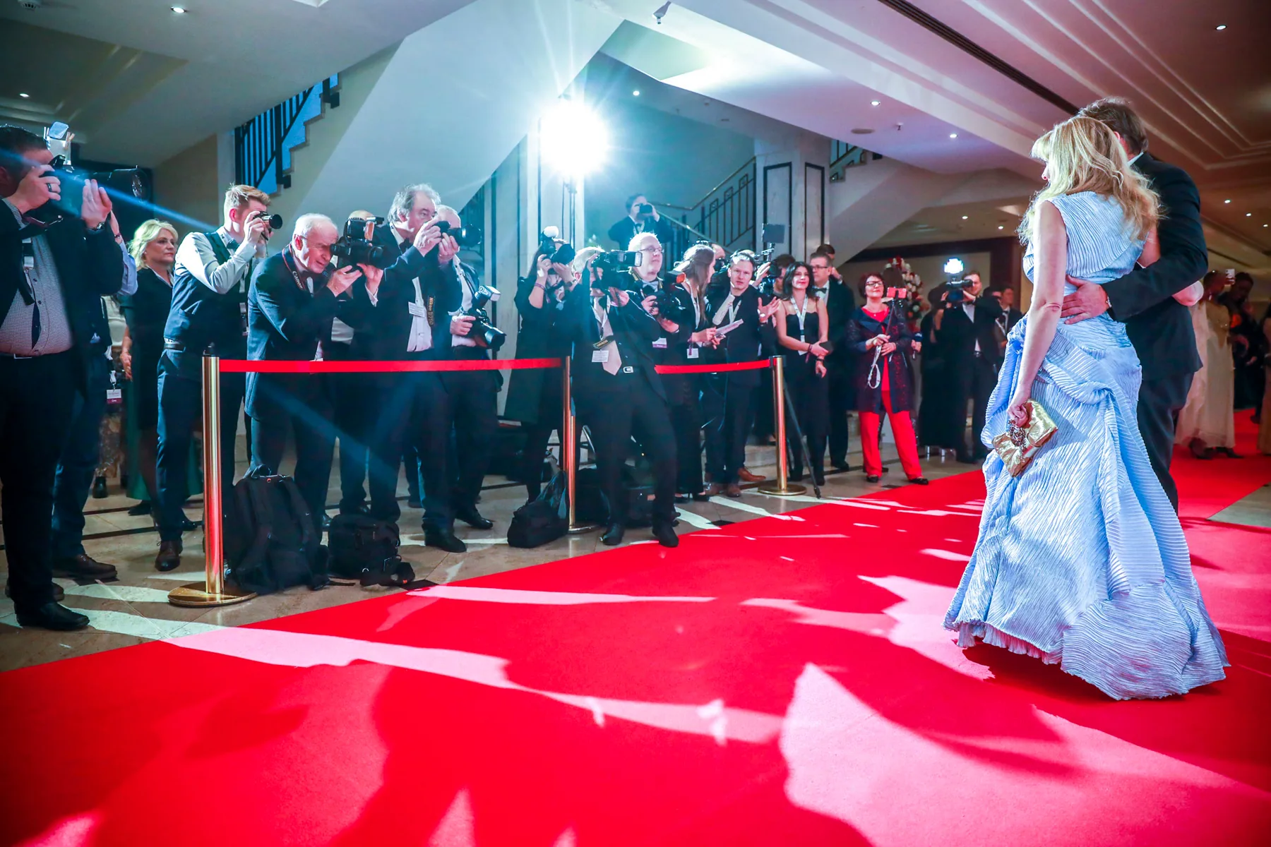 Fotografen und Gäste auf dem roten Teppich beim Berliner Presseball